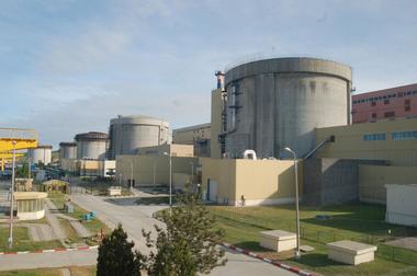 UPDATE - Fum la etajul 1 al unei clădiri administrative din cadrul Centralei nuclearelectrice Cernavodă / Incendiul a fost stins / Nuclearelectrica: Niciun impact pe partea nucleară a CNE Cernavoda /  Se fac verificări 
