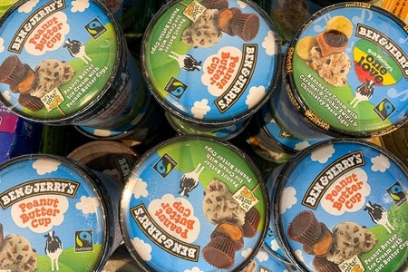 Ben & Jerry's acuză compania mamă Unilever de cenzură şi încălcarea misiunii sale sociale, pentru o referire la Donald Trump