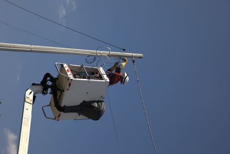 Reţele Electrice România lansează o licitaţie de 355 milioane lei pentru modernizarea şi întreţinerea reţelelor din Bucureşti