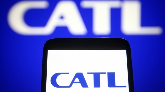 Gigantul chinez al bateriilor electrice CATL a depus cerere pentru listare la bursa din Hong Kong, într-o posibilă ofertă publică record