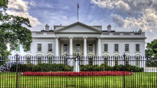 Administraţia Trump va menţine regulile stricte ale lui Biden privind fuziunile corporative