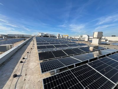 E.ON Energie România a construit o centrală fotovoltaică la Timişoara pentru Continental Automotive. Au fost instalate 1.440 de panouri pe acoperişurile halelor de producţie