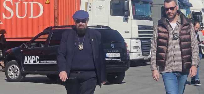 UPDATE - Comisarii ANPC fac un control în Portul Constanţa / Sunt vizate mai multe mărfuri sosite din China / Peste 50 de containere au fost sigilate / Unele containere sunt în port de peste 10 ani, dar chiria pentru ele este plătită - FOTO