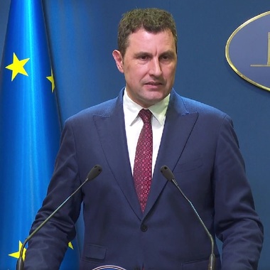 Ministrul Finanţelor, despre modificarea modului cum vor fi impozitate locuinţele: Trebuie să facă diferenţierea între apartamentul penthouse de 500.000 de euro şi apartamentul de aceeaşi suprafaţă din Borsec sau din Bălan