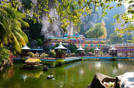 Agenţie de turism: Bugetul alocat de turiştii români pentru vacanţa de Paşte în destinaţii extotice începe de la 1.500 de euro de persoană. Spania, Madeira, Seychelles, Indonezia, Singapore, Vietnam, Cuba, Emiratele Arabe Unite, Qatar, destinaţii căutate