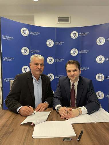 Sebastian Burduja: Încă 114 comunităţi vor avea parcuri solare finanţate de Ministerul Energiei. Contractele, în valoare de peste 233 milioane de lei