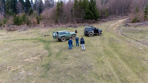 Suceava - Autorităţile analizează variante de traseu pentru un drum judeţean care să lege mănăstirile Slatina şi Voroneţ. Acum drumul există doar pe hârtie şi este accesibil doar cu maşini de teren