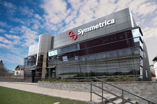 Producătorul de pavele Symmetrica, cifră de afaceri de 317 milioane lei, în creştere cu 22%: Reintroducerea impozitului pe construcţiile speciale şi eliminarea facilităţilor fiscale pentru angajaţii din domeniu pun presiune suplimentară asupra industriei