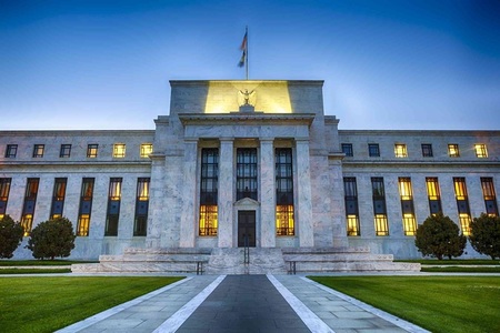 Oficial al Fed: Randamentele obligaţiunilor cresc şi dolarul scade, semnal că investitorii se îndepărtează de SUA