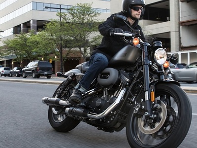 Motocicliştii francezi se grăbesc să cumpere motociclete Harley-Davidson înainte de posibilele tarife vamale