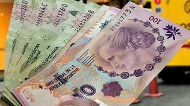 Argentina a semnat un acord de 20 miliarde dolari cu FMI şi renunţă la controalele valutare