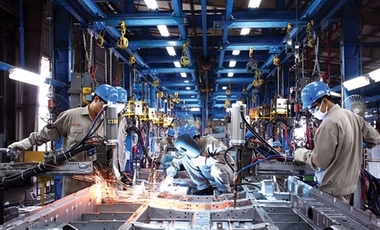INS: Comenzile noi din industria prelucrătoare au scăzut în termeni nominali, cu 1,8%, în primele două luni