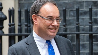 Guvernatorul Băncii Angliei avertizează asupra ”şocului de creştere” generat de tarifele SUA, dar respinge riscul unei recesiuni în Marea Britanie