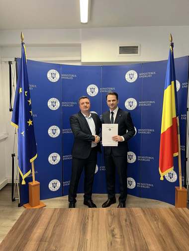 Ministerul Energiei anunţă depăşirea sumei de 2 miliarde de lei investiţi în parcuri fotovoltaice în comunităţi locale / 60 de noi contracte au fost semnate