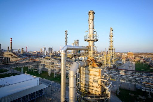 Compania Slovnaft, deţinută de Grupul MOL, anunţă investiţii de 350 de milioane de euro până anul viitor: ”Vrem să diversificăm capacitatea rafinăriei din Slovacia, astfel încât să devenim independenţi de ţiţeiul crud rusesc”