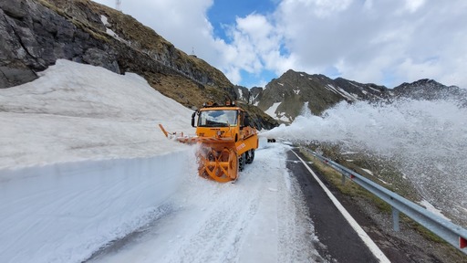 Drumarii anunţă că Transfăgărăşanul se va deschide în următoarele două săptămâni - VIDEO

