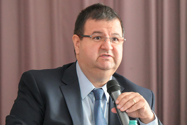 Preşedintele Asociaţiei Furnizorilor de Energie din România, Laurenţiu Urluescu, participă la evenimentul premium News.ro “Energy Road - Energie la tine acasă” - ediţia a VII-a