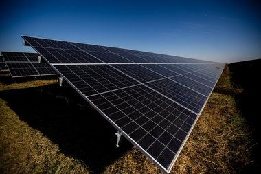 BCR finanţează Grupul Alerion cu 18,5 milioane de euro pentru dezvoltarea unui proiect fotovoltaic de 35 MW în România
