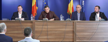 Grindeanu, după semnarea contractului pentru construcţia primului lot al Drumului Expres Arad-Oradea: E o cursă contra cronometru, România să nu piardă oportunitatea de a face parte din culoarul Nord-Sud, cel mai scurt şi cel mai convenabil economic
