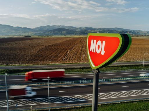 Grupurile MVM şi MOL semnează un acord de comerţ cu petrol, prin care vor transporta ţiţei din regiunea Mării Caspice până la terminalul Ceyhan din Turcia prin conducta Baku-Tbilisi-Ceyhan