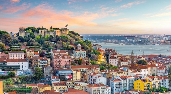 Sondaj: Portugalia, destinaţia preferată de americani pentru relocare 