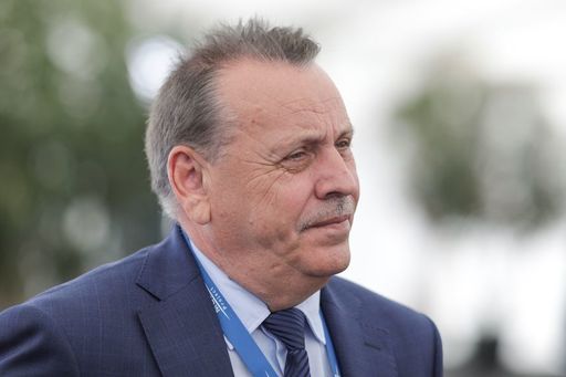 Mircea Man (ANRE): Avem peste 200.000 de prosumatori şi cererile sunt în continuă creştere. Sistemul de distribuţie va trebui din temelii reformat. Din păcate, pe o analiză din perioadele trecute de reglementare, n-a fost un boom de investiţii - VIDEO
