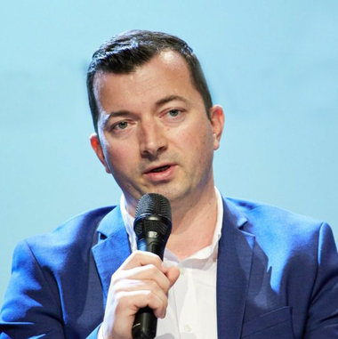 Eveniment News.ro - Liviu Gavrilă (Asociaţia pentru Energie Eoliană): Suntem post-traumatici după un rollercoaster de taxe, care mai de care mai fistichii/ Sper să nu intrăm iarăşi pe zona de taxare şi să dărâmăm ceea ce am construit în ultima perioadă