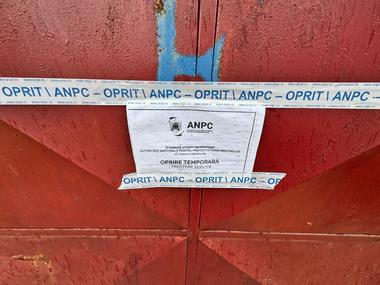ANPC a stabilit că în carnea tocată de porc de la un producător de conserve din Ilfov era prezentă bacteria E-coli/ Analizele au mai arătat că era folosită şi carne de pasăre în conservele de porc şi de vită