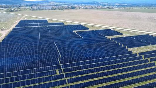 Grupul PPC achiziţionează un parc fotovoltaic în construcţie, de 88 MW, din Bulgaria