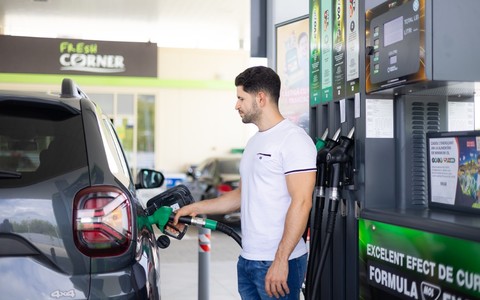 STUDIU MOL: Vârsta medie a vehiculelor în Europa Centrală şi de Est a depăşit 12 ani, iar aproape jumătate dintre respondenţi conduc maşini mai vechi de un deceniu