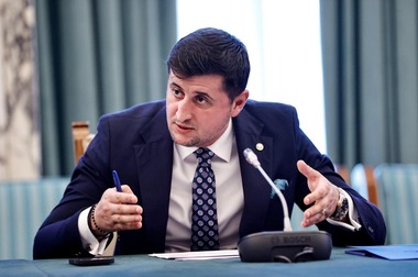 Lucian Rusu, senator PNL, afirmă că ”foarte probabil” va exista o reducere a TVA la energia electrică: Eu am propus o cotă de 9 la sută, decizia va fi luată în coaliţie