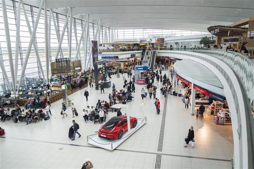 Aeroportul Internaţional Ferenc Liszt din Budapesta anunţă 11 rute noi pentru orarul de vară 2025, după ce a încheiat primul trimestru cu peste 4 milioane de pasageri, în creştere cu 15,5% 