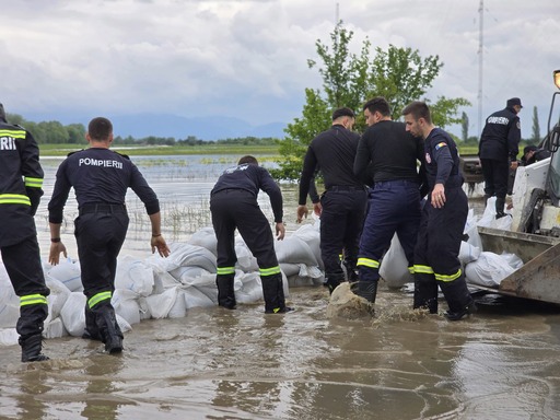 UNSAR: Peste 4.200 de oameni şi companii s-au adresat în primele cinci luni asigurătorilor pentru deschiderea unui dosar de daună, în urma furtunilor şi inundaţiilor