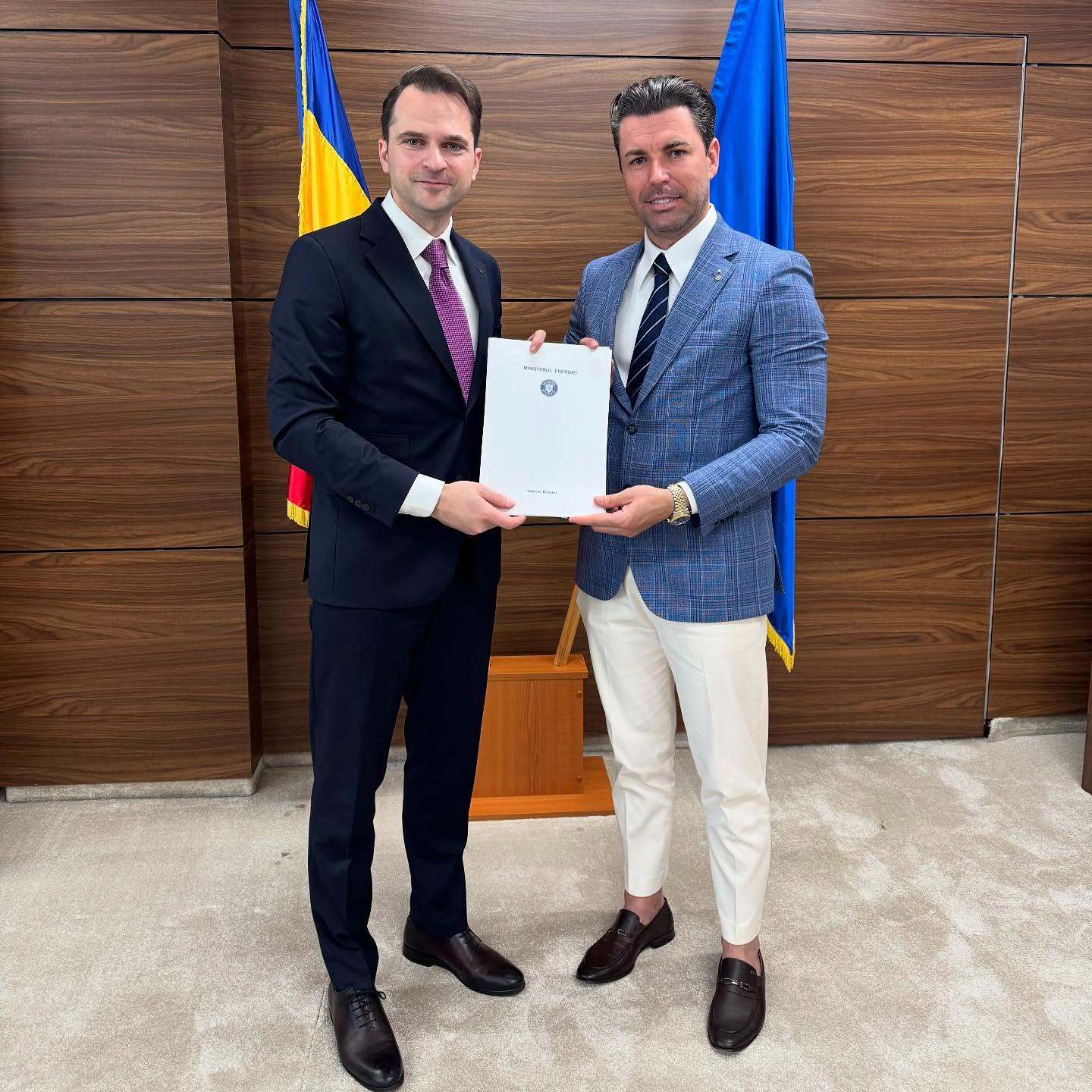 Ministerul Energiei a semnat două noi contracte de finanţare prin Fondul pentru Modernizare pentru două parcuri fotovoltaice şi capacităţi de stocare a energiei