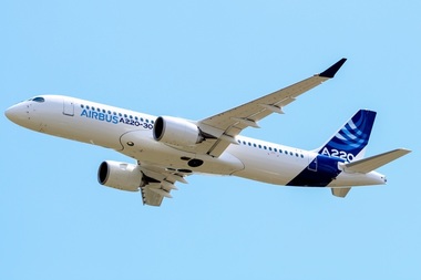 Airbus a câştigat o comandă istorică de la compania naţională poloneză LOT, pentru 40 de avioane A220, acordul semnalând o apropiere strategică între Franţa şi Polonia
