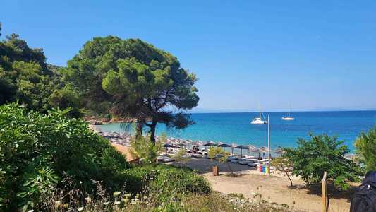 Primarul din Skiathos estimează sosirea a 15.000 de turişti români în acest an. ”Românii şi grecii au multe în comun, m-am simţit ca acasă în Bucureşti”
