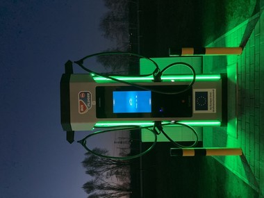MOL Plugee s-a alăturat uneia dintre cele mai mari reţele de staţii de încărcare de vehicule electrice din Europa. 480 de noi puncte de încărcare sunt acum accesibile în şase ţări, Ungaria, România, Slovenia, Croaţia, Cehia şi Slovacia