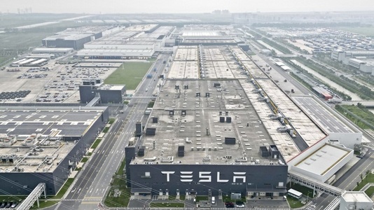 Tesla construieşte cea mai mare centrală energetică cu baterii din China, într-un moment tensionat al relaţiilor Beijing–Washington