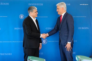 Dragoş Pîslaru a preluat mandatul la Ministerul Investiţiilor: Vom acţiona cu seriozitate pentru a accelera absorbţia fondurilor europene, a debloca reformele esenţiale şi a pune în mişcare investiţiile de care România are urgent nevoie