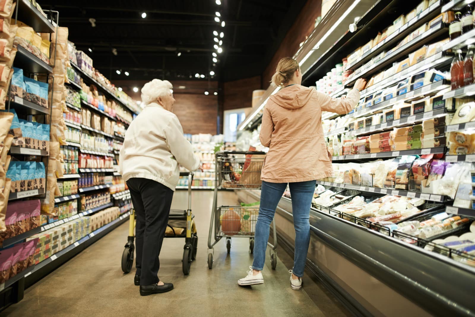 INS: 37,1% dintre managerii din comerţul cu amănuntul şi 45,9% din construcţii consideră că preţurile vor creşte, până în august