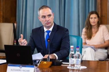 Alexandru Nazare: Am redus numărul membrilor Comitetului Interministerial care coordonează activitatea Exim Banca Românească – de la 17 la 5 membri/ Am redus semnificativ şi indemnizaţiile acestora: de la 21.000 de lei la 5.000 de lei