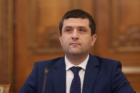 Radu Miruţă, despre directorii companiilor din subordinea Ministerului Economiei: Unii şi-au betonat contractele, au mimat o selecţie, au făcut un contract cu indicator de performanţă extraordinar de jos / Am ac de cojocul acelor oameni