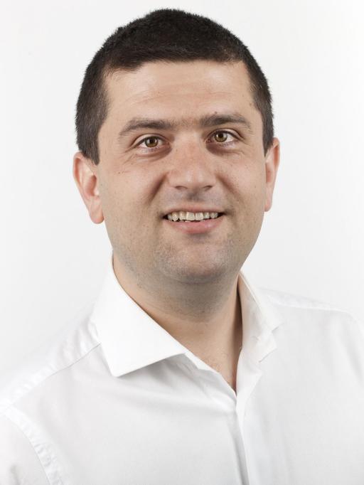 Ministrul Digitalizării: Din datoriile de TVA pe care statul român nu le recuperează, sume mari sunt generate de firme puţine. Dacă ar fi digitalizarea, ăştia ar ieşi în văzul tuturor şi s-ar întreba: dar de ce îl laşi pe ăla?
