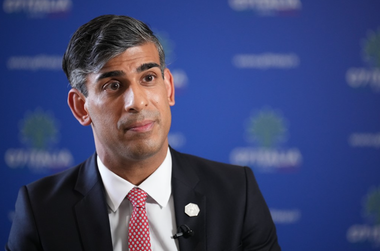 Fostul premier britanic Rishi Sunak revine la Goldman Sachs în rolul de consilier senior, la un an după eşecul electoral al conservatorilor