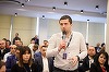 Radu Miruţă, întrebat dacă vreun şef de companie din subordinea Ministerului Economiei este dispus să renunţe de bunăvoie la salariul uriaş: N-am văzut minunea asta până acum, dar va veni în sens invers, adică de la minister spre dumnealor