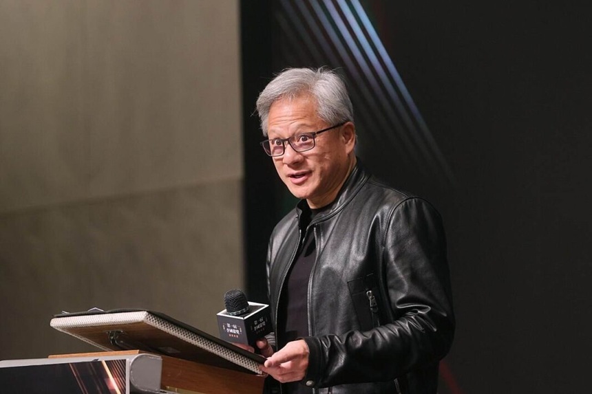 CEO-ul Nvidia, Jensen Huang, vinde acţiuni de peste 36 de milioane de dolari şi îl ajunge din urmă pe Warren Buffett la capitolul avere