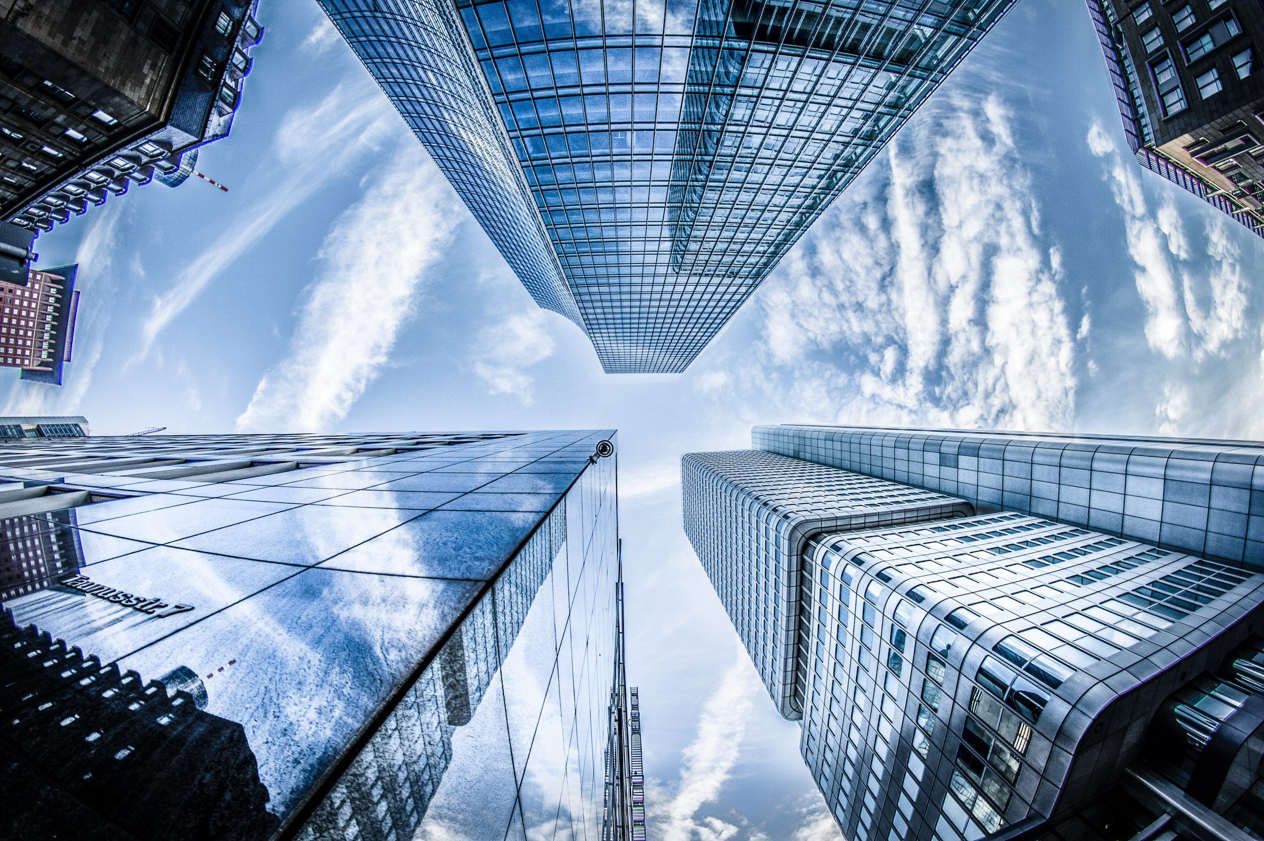 Cushman & Wakefield Echinox: Piaţa tranzacţiilor cu birouri, spaţii de retail, industriale şi hoteluri a scăzut în primul semestru cu 6,5%, la 391 milioane euro
