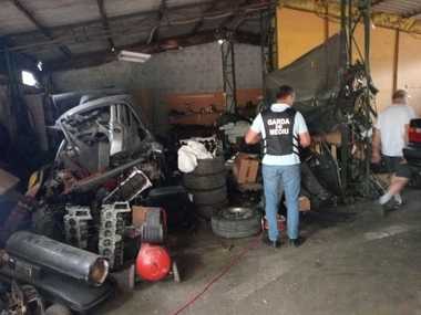 Garda de Mediu şi RAR, control la firme specializate în reparaţii auto din judeţul Bihor – Amenzi de peste 500.000 de lei / Multe dintre unităţi funcţionează fără autorizaţiile necesare şi fără un sistem minim de gestionare a deşeurilor periculoase