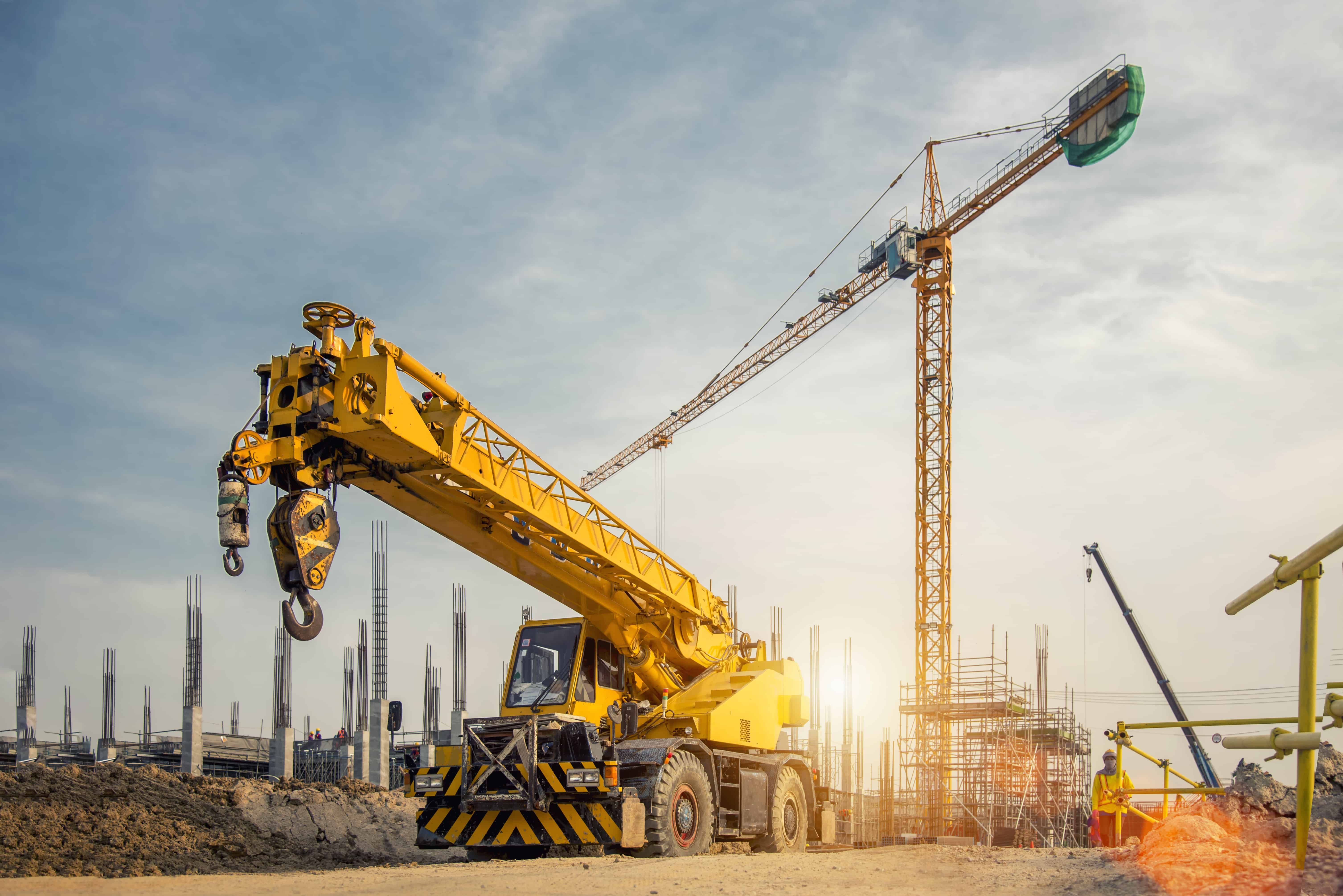 INS: Volumul lucrărilor de construcţii a crescut, în primele cinci luni, ca serie brută, cu 5,6%