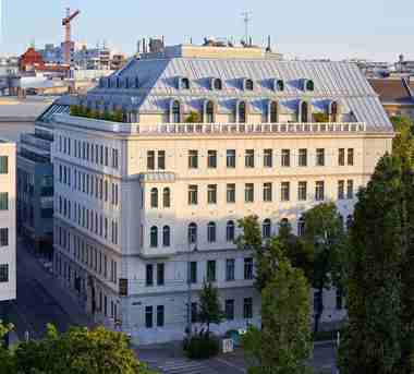 Spitalul Wiener Privatklinik din Viena a demarat un proiect de extindere de 55 de milioane de euro, care va dubla capacitatea spitalului. 26% din pacienţii spitalului sunt români